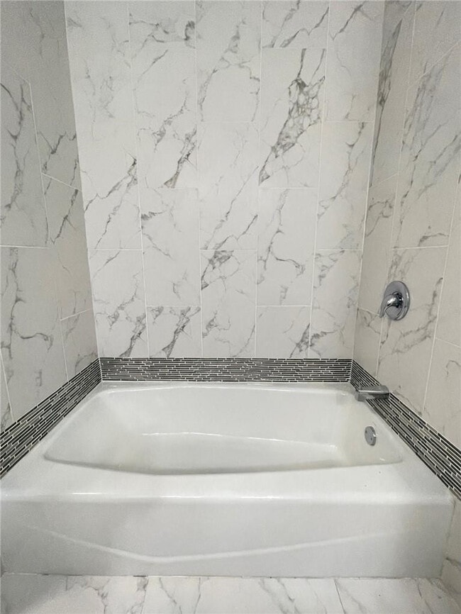 Building Photo - 19 SE 3rd Ave