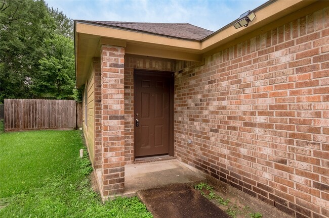 Building Photo - 636 Avenue H