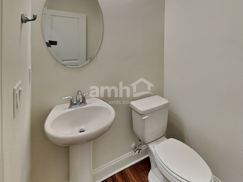 Building Photo - 99 Olivewood Pl