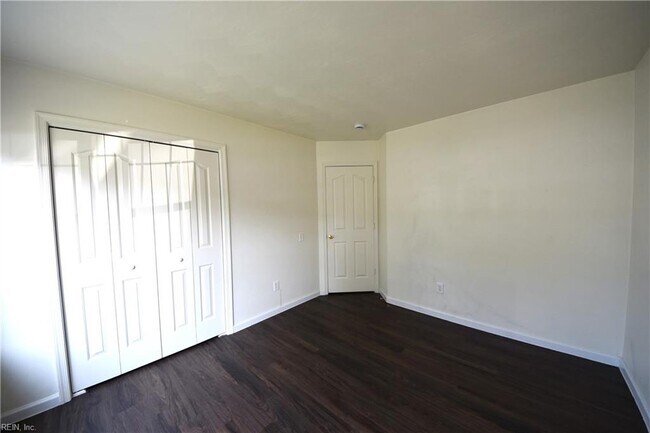 Building Photo - 1109 Lady Ashley Dr