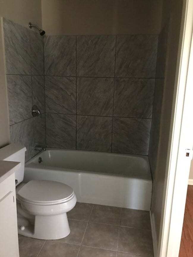 Building Photo - Beautiful 3 bedroom home! 1/2 off 1st month rent!!!