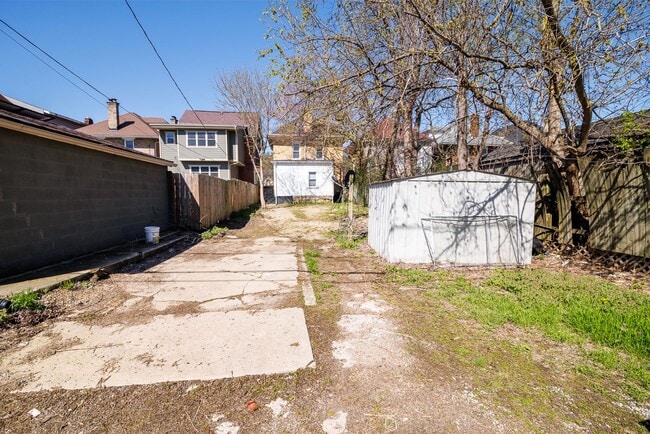 Building Photo - 402 Woodland Ave