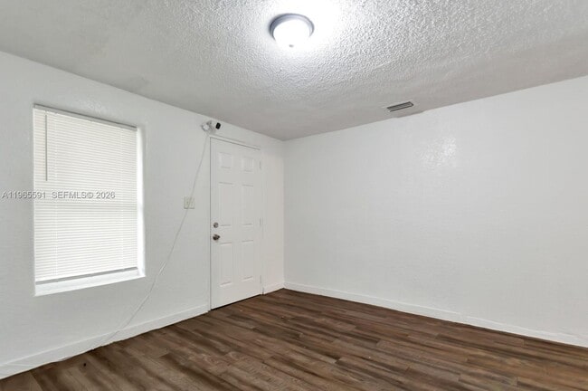 Building Photo - 1629 W 31st St