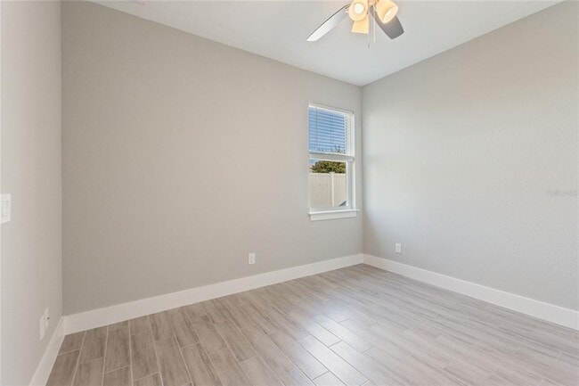 Building Photo - 119 Tulip Ln