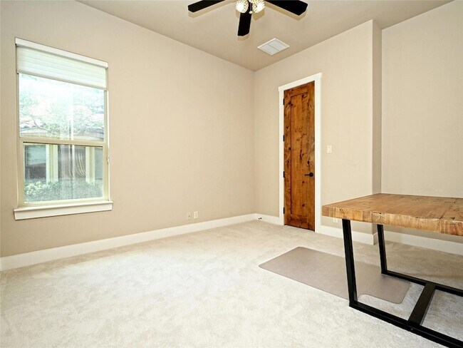 Building Photo - 3001 Noack Dr
