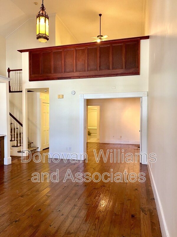 Building Photo - 135 E Wilson Ave