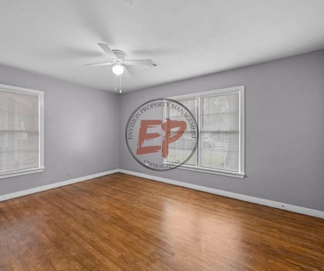 Building Photo - 3804 Parkwood St