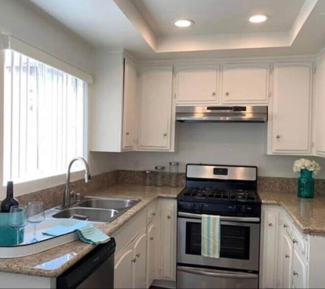 Building Photo - Castilian Park Apartments