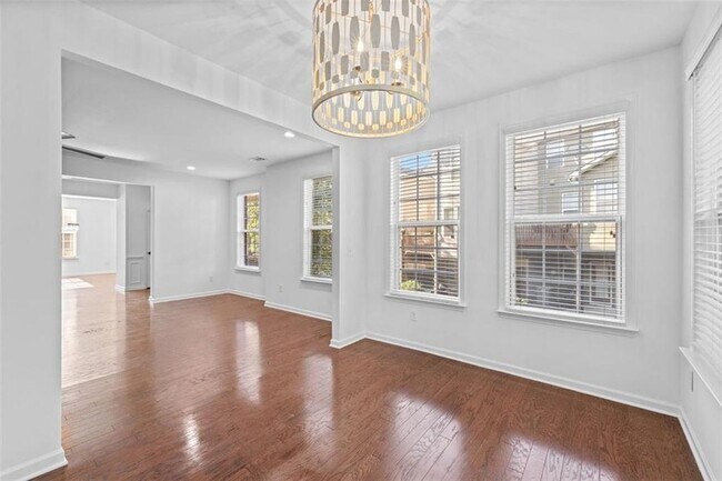 Building Photo - 4228 Laurel Creek Ct SE