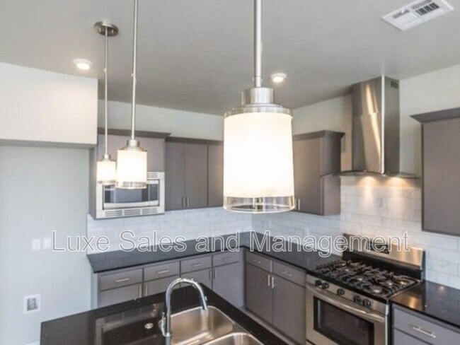 Building Photo - 10608 Glover River Dr