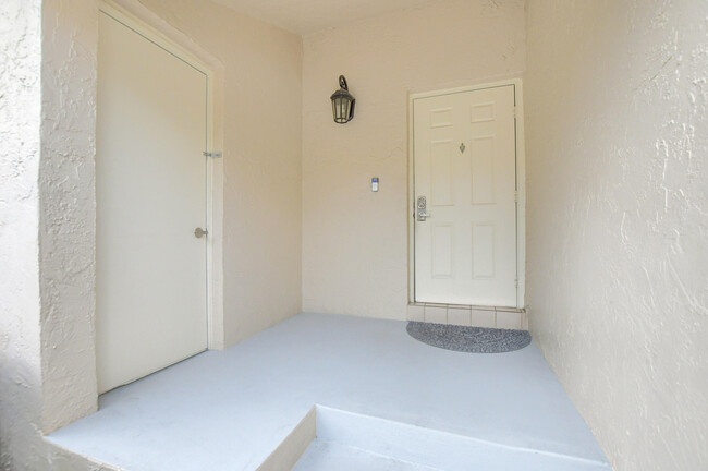 Building Photo - 6553 Via Regina