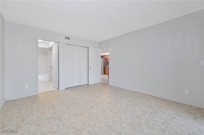 Building Photo - 606 Gerald Ave