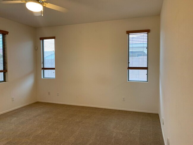 Building Photo - AVAILABLE NOW IN OLD STONE RANCH!!!!