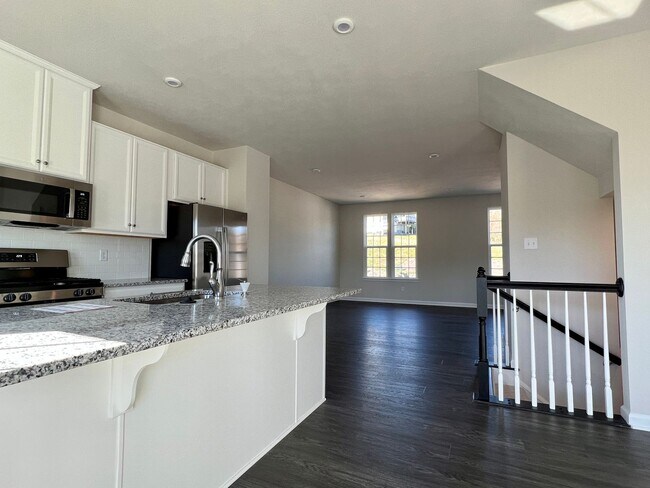 Building Photo - 67 Hewstone Ct