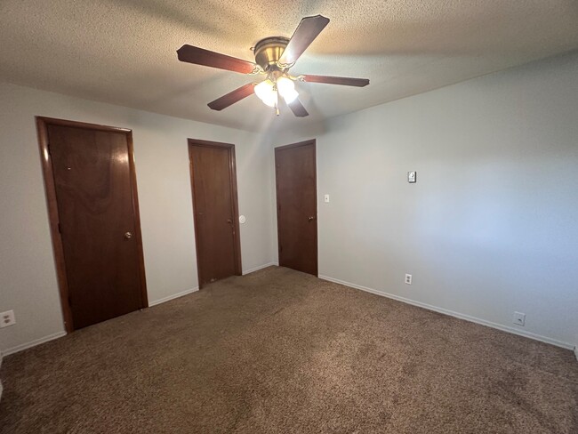 Building Photo - 408-4 Main-W