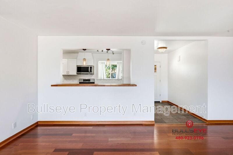 Building Photo - 1617 W Flower Cir N