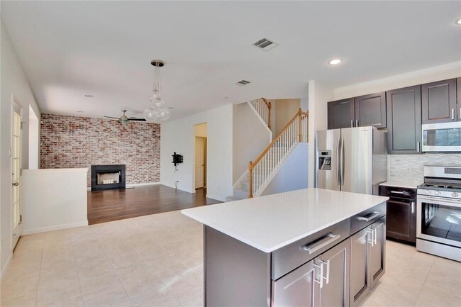 Building Photo - 10321 Beard Ave