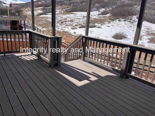 Building Photo - 4 Bed/3 Bath, 3,550 Sqft -1057 Clear Sky Way Castle Rock, CO 80109