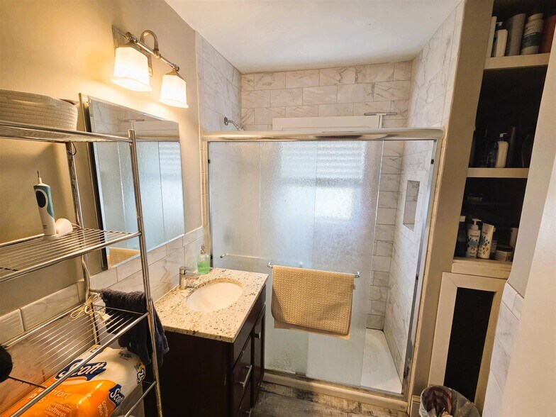 Building Photo - 55 Gorham St