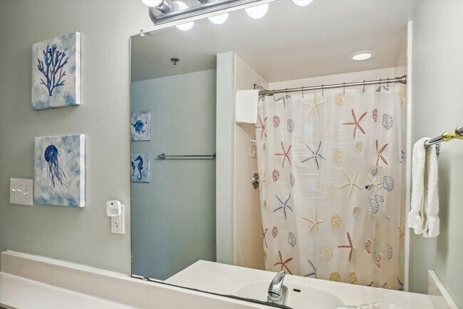 Building Photo - 104 Gulfside Ct