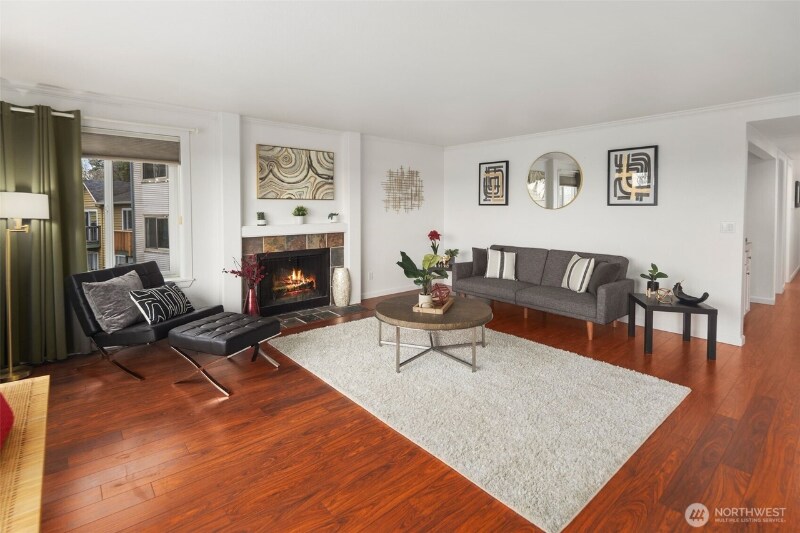 Building Photo - 617 W Mercer Pl