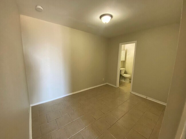 Building Photo - 7131 Glen Terrace