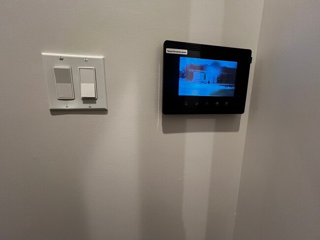 Building Photo - 4819 Main St