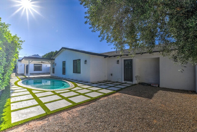 Building Photo - 6929 E Mariposa Dr