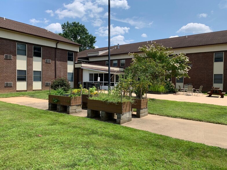 Community Garden - 335 E Lancaster Ave