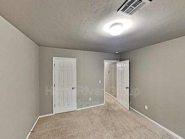Building Photo - 2416 Canyon Creek Dr