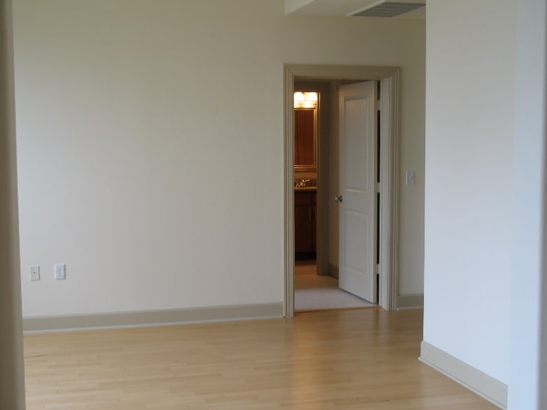 Building Photo - 3345 Stratford Rd NE