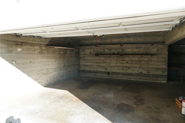 Building Photo - 1200 Oakwood Dr