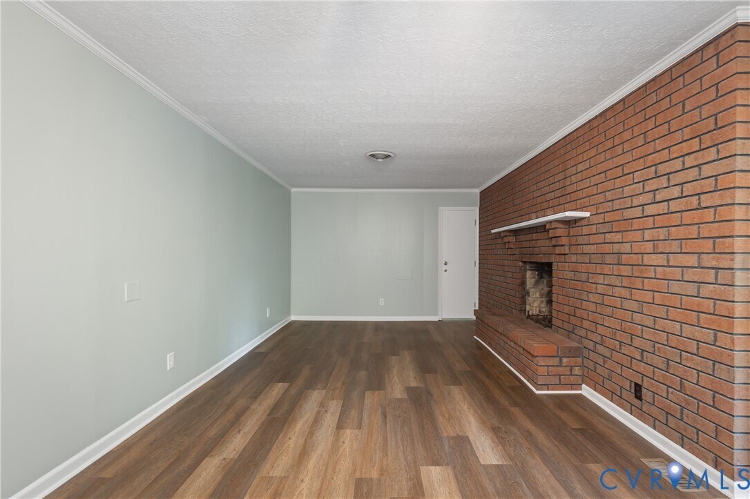 Building Photo - 552 S 22nd Ave