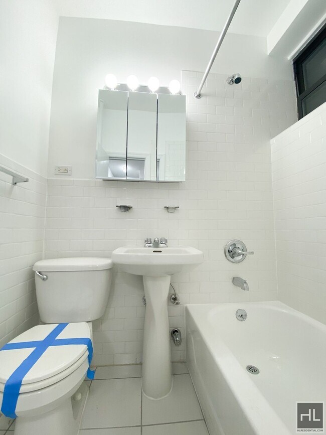 Primary Photo - EAST 89