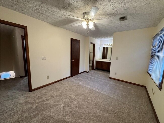 Building Photo - 1105 Booth Ct SW