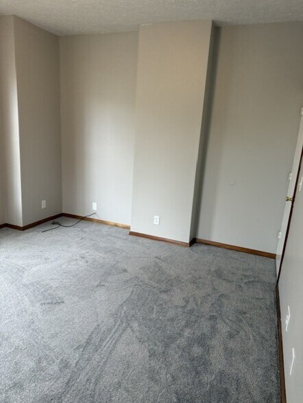Building Photo - 125 E Whittier St