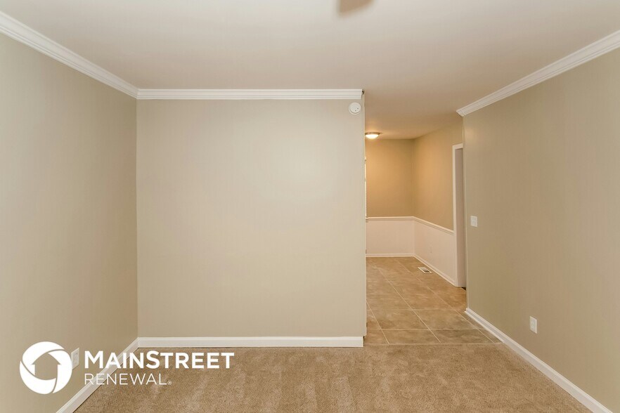 Building Photo - 1316 Falcon Dr