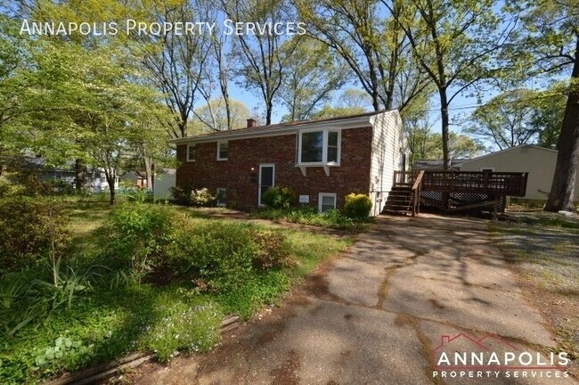 Building Photo - 556 Arundel Dr
