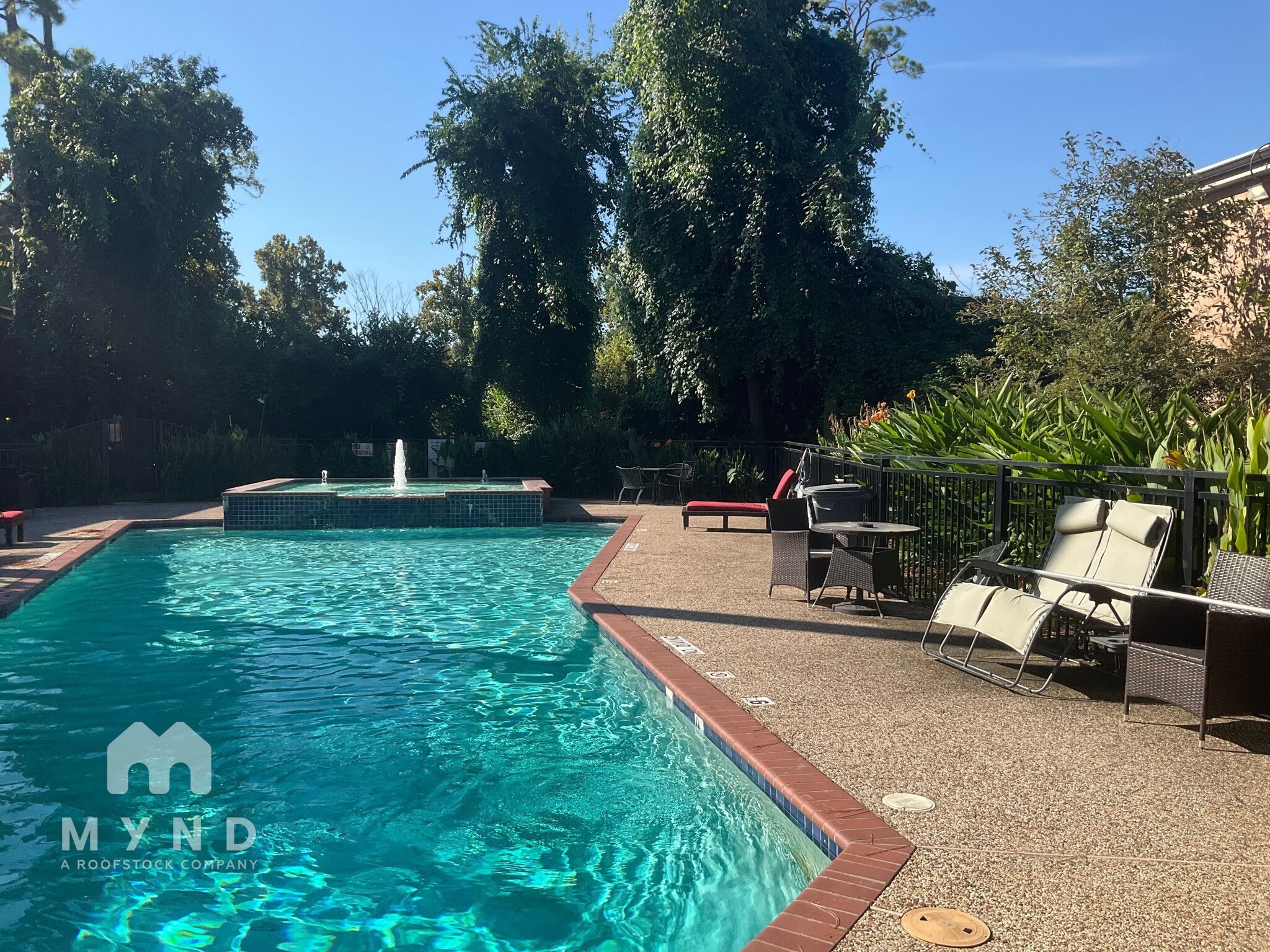 Building Photo - 8211 Katy Fwy