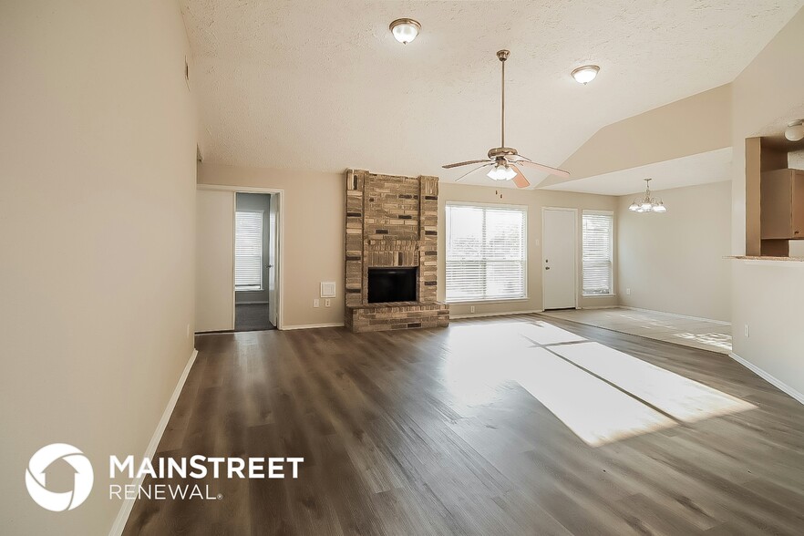 Building Photo - 7003 Oakmantle Dr