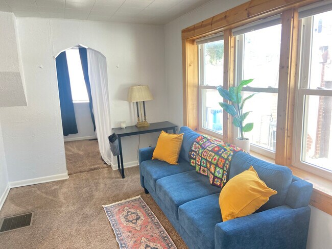 Building Photo - 2823 S Loomis St