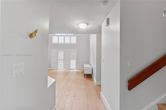 Building Photo - 237 NW 100th Ave