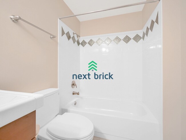 Building Photo - 2 Bed  2.5 Bath Townhome for Rent!