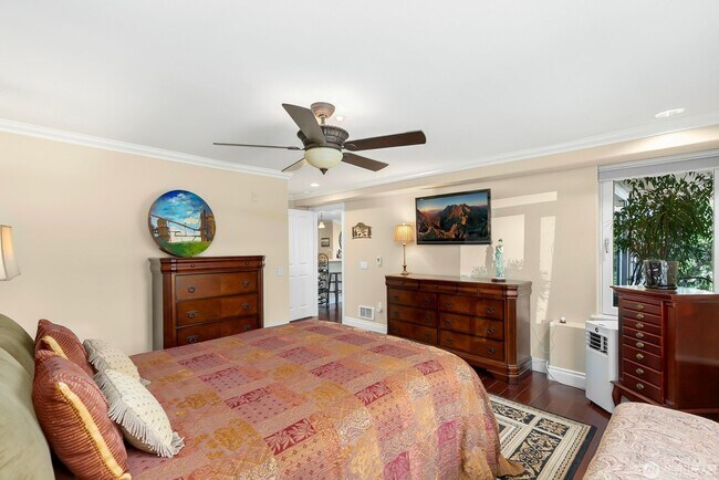 Building Photo - Luxury spacious unit with partial downtown view in Magnolia