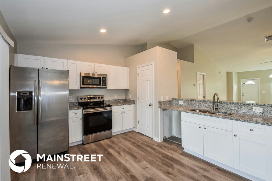 Building Photo - 814 Crystal Ave