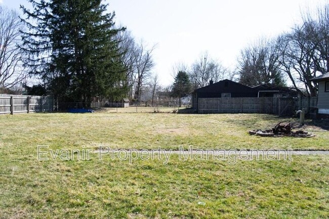 Building Photo - 3 First St