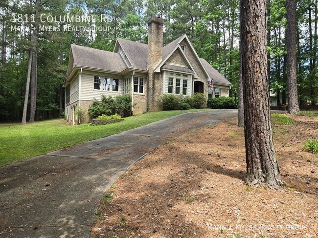 Building Photo - 1811 Columbine Rd