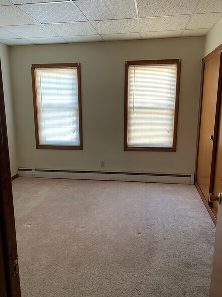 Building Photo - 814 Green Ridge St