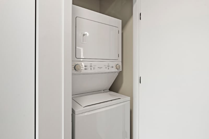 Building Photo - 1624 W Maypole Ave