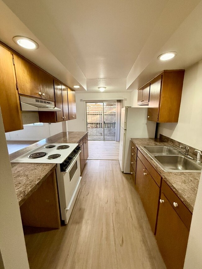 Building Photo - 2BR/1BA Fourplex Near Clark College